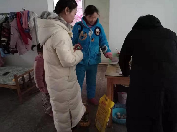 关爱流动人口_关爱流动人口金乡开展流动人口宣传服务专项活动