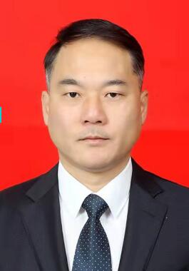 县委副书记县长强健